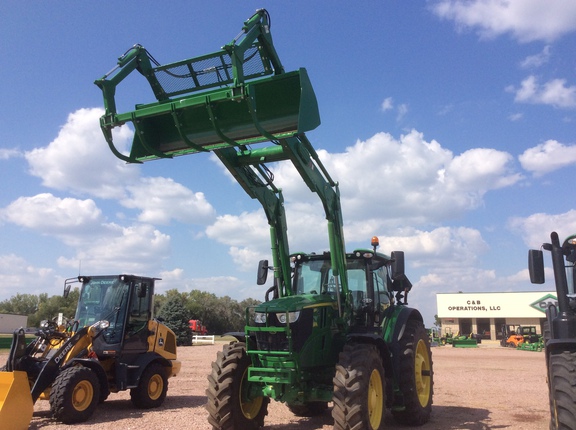 2022 John Deere 680R Loader