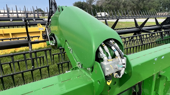 2023 John Deere RD40F Header Combine