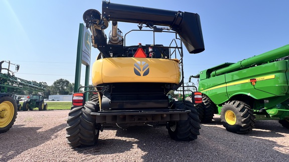 2022 New Holland CR8.90 Combine