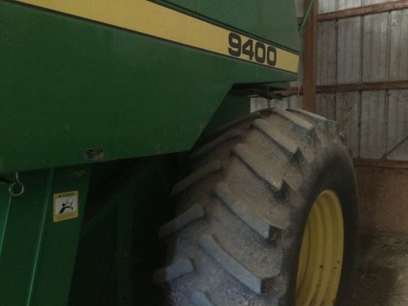 1993 John Deere 9400 Combine