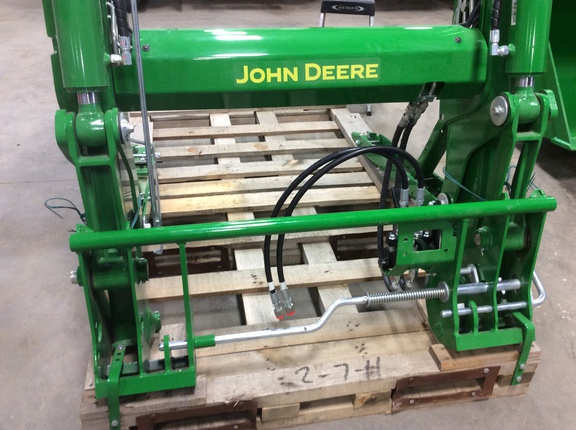 2023 John Deere 620R Loader