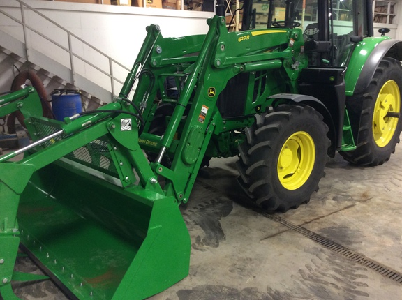 2023 John Deere 620R Loader