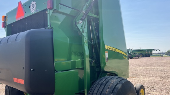 2023 John Deere 560M Baler/Round