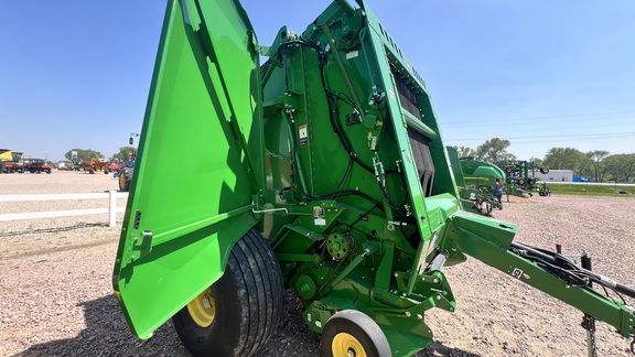 2023 John Deere 560M Baler/Round