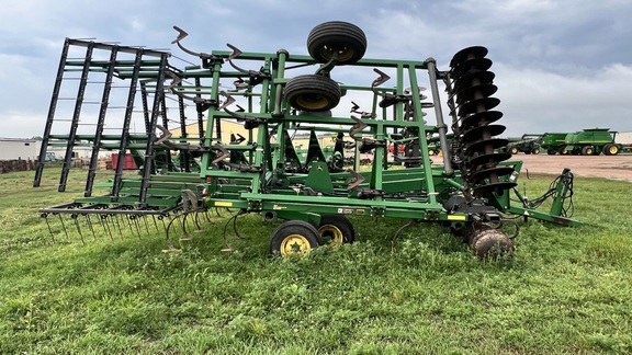 2005 John Deere 726 Mulch Finisher