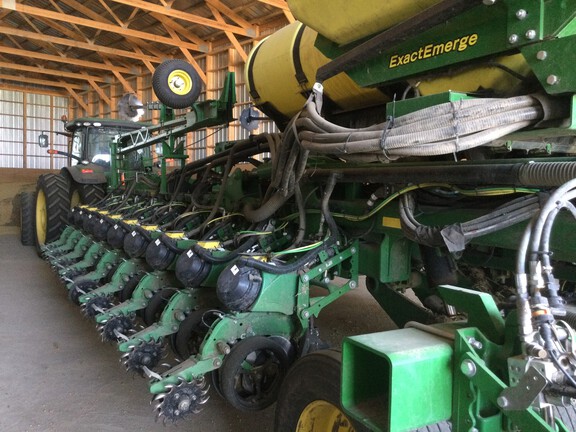 2020 John Deere DB60 Planter