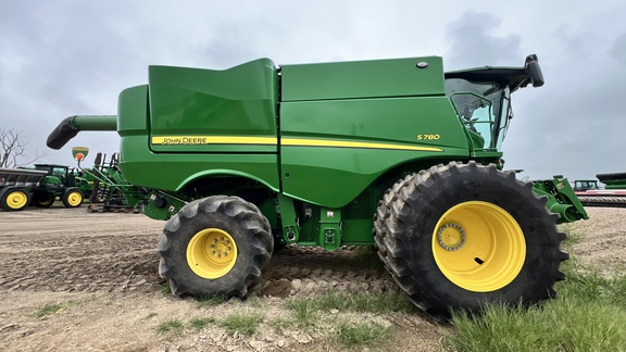 2024 John Deere S780 Combine