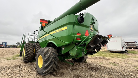 2024 John Deere S780 Combine