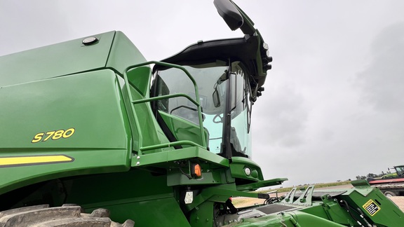 2024 John Deere S780 Combine