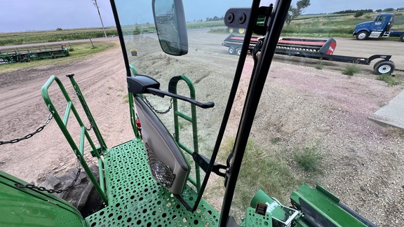 2024 John Deere S780 Combine