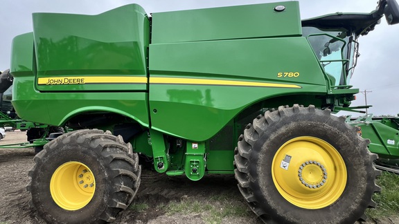 2024 John Deere S780 Combine