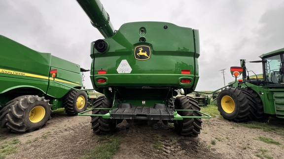 2024 John Deere S780 Combine