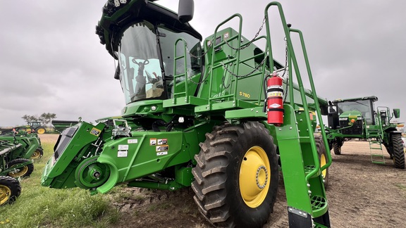 2024 John Deere S780 Combine