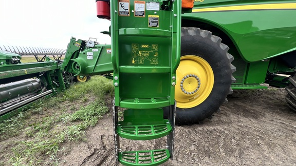 2024 John Deere S780 Combine