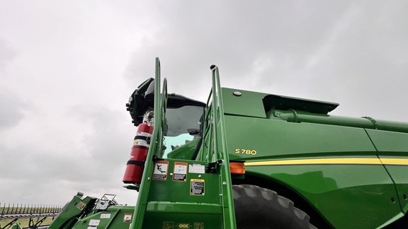 2024 John Deere S780 Combine