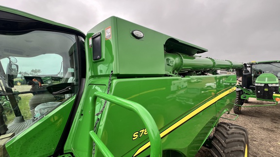 2024 John Deere S780 Combine