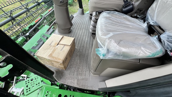 2024 John Deere S780 Combine