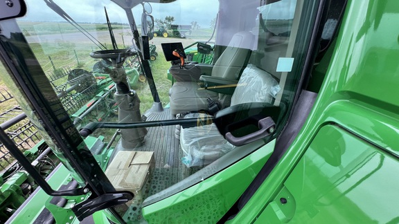 2024 John Deere S780 Combine