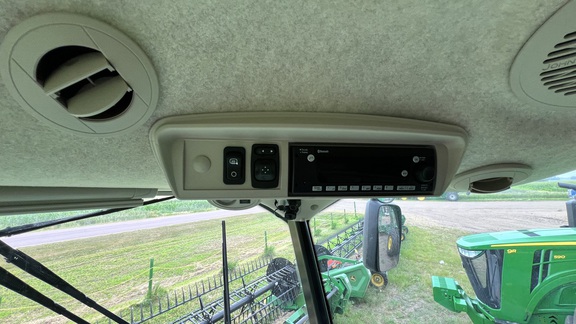 2024 John Deere S780 Combine