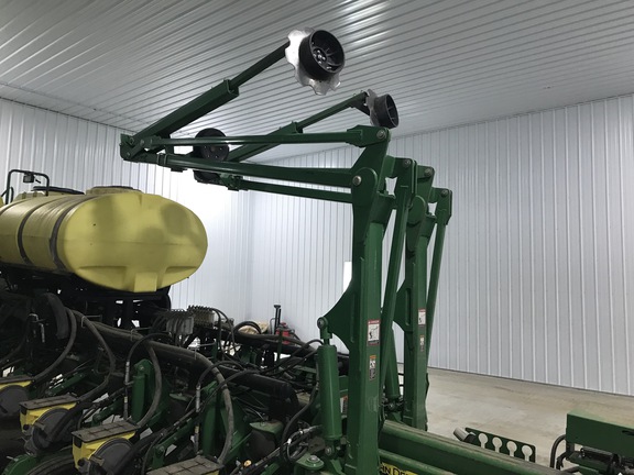 2015 John Deere 1775NT Planter