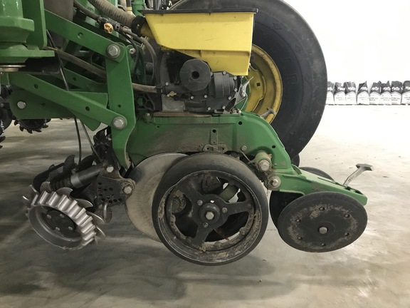 2015 John Deere 1775NT Planter