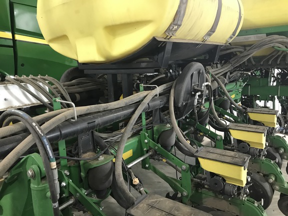 2015 John Deere 1775NT Planter