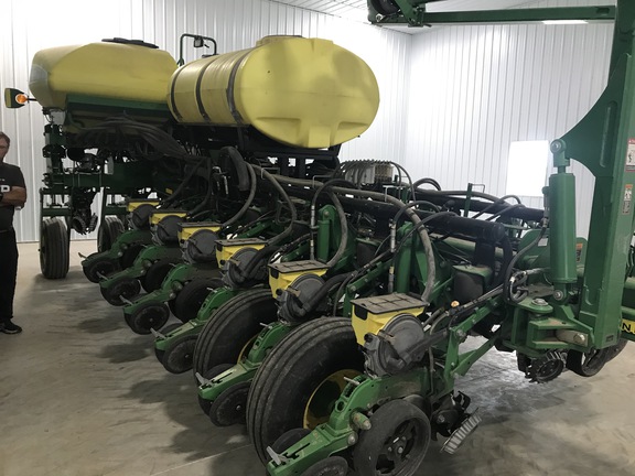 2015 John Deere 1775NT Planter