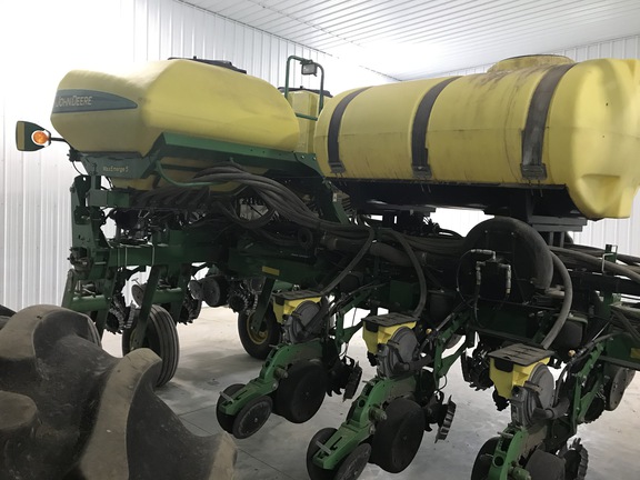 2015 John Deere 1775NT Planter