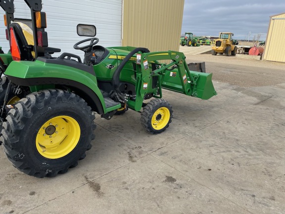 2024 John Deere 2032R Tractor Compact