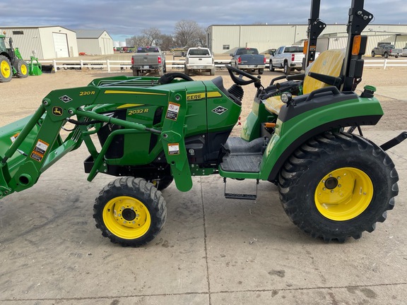 2024 John Deere 2032R Tractor Compact