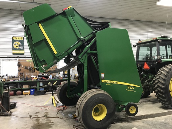 2017 John Deere 569 Baler/Round