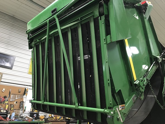 2017 John Deere 569 Baler/Round