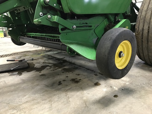 2017 John Deere 569 Baler/Round