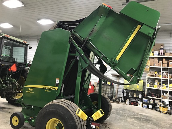 2017 John Deere 569 Baler/Round