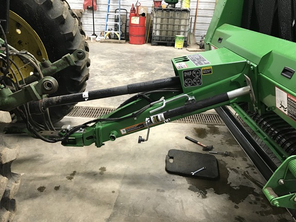 2017 John Deere 569 Baler/Round