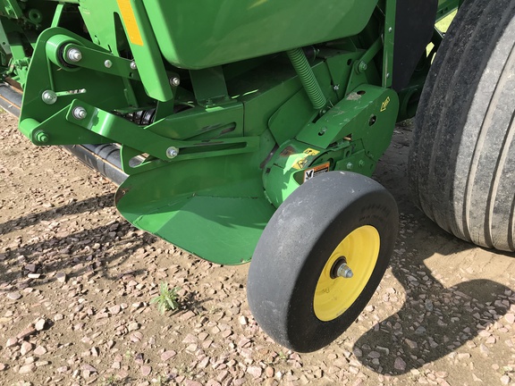 2020 John Deere 560M Baler/Round