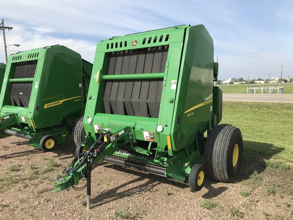 2020 John Deere 560M Baler/Round