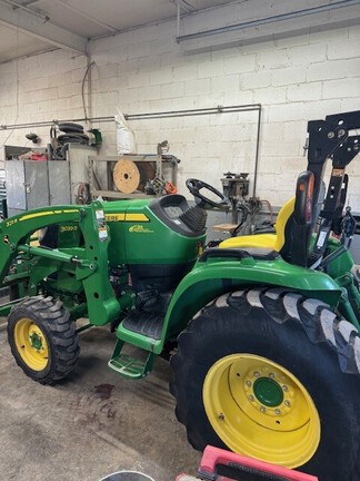 2018 John Deere 3039R Tractor Compact