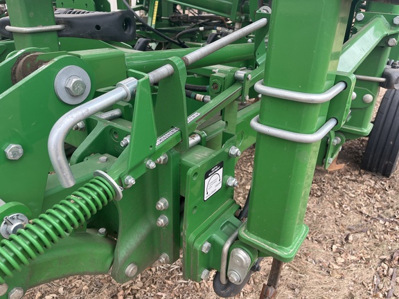 2018 John Deere 2230FH Field Cultivator