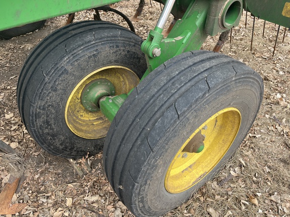 2018 John Deere 2230FH Field Cultivator