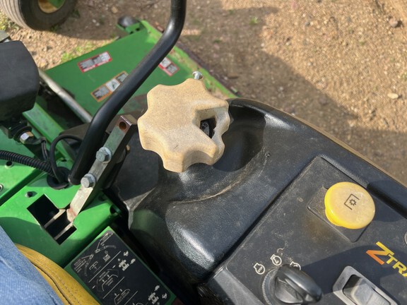 2012 John Deere 997 Mower/Zero Turn