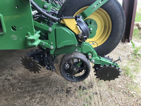 2021 John Deere 1775NT Planter