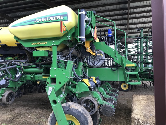 2021 John Deere 1775NT Planter