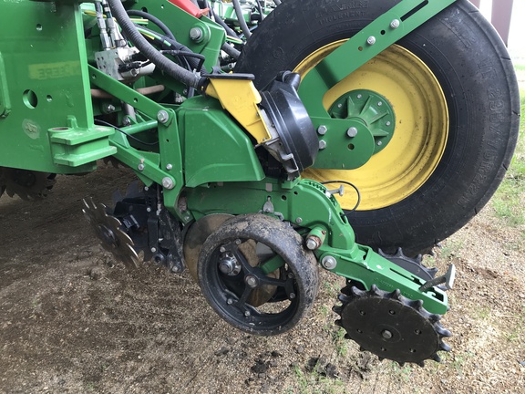2021 John Deere 1775NT Planter