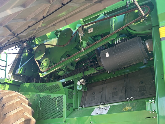 2022 John Deere S760 Combine