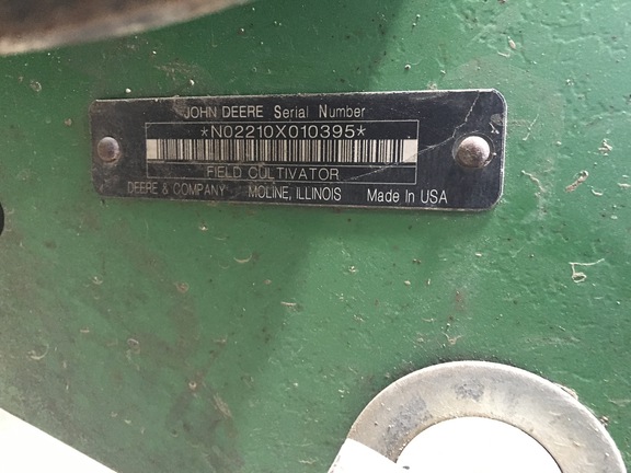 2010 John Deere 2210 Field Cultivator