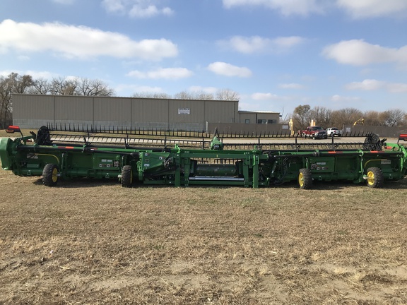 2023 John Deere HD40F Header Combine