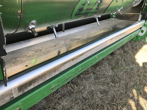 2023 John Deere HD40F Header Combine