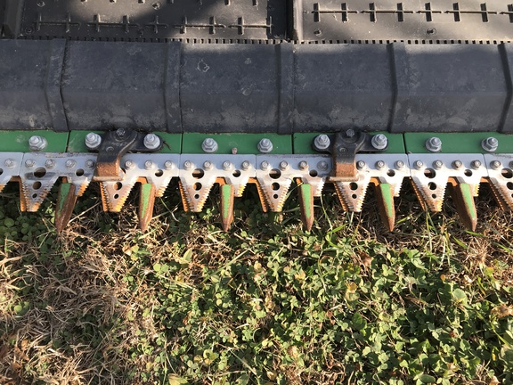 2023 John Deere HD40F Header Combine