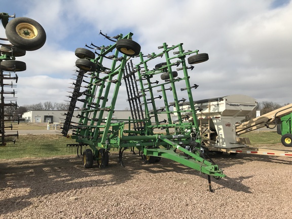 2009 John Deere 2210 Field Cultivator